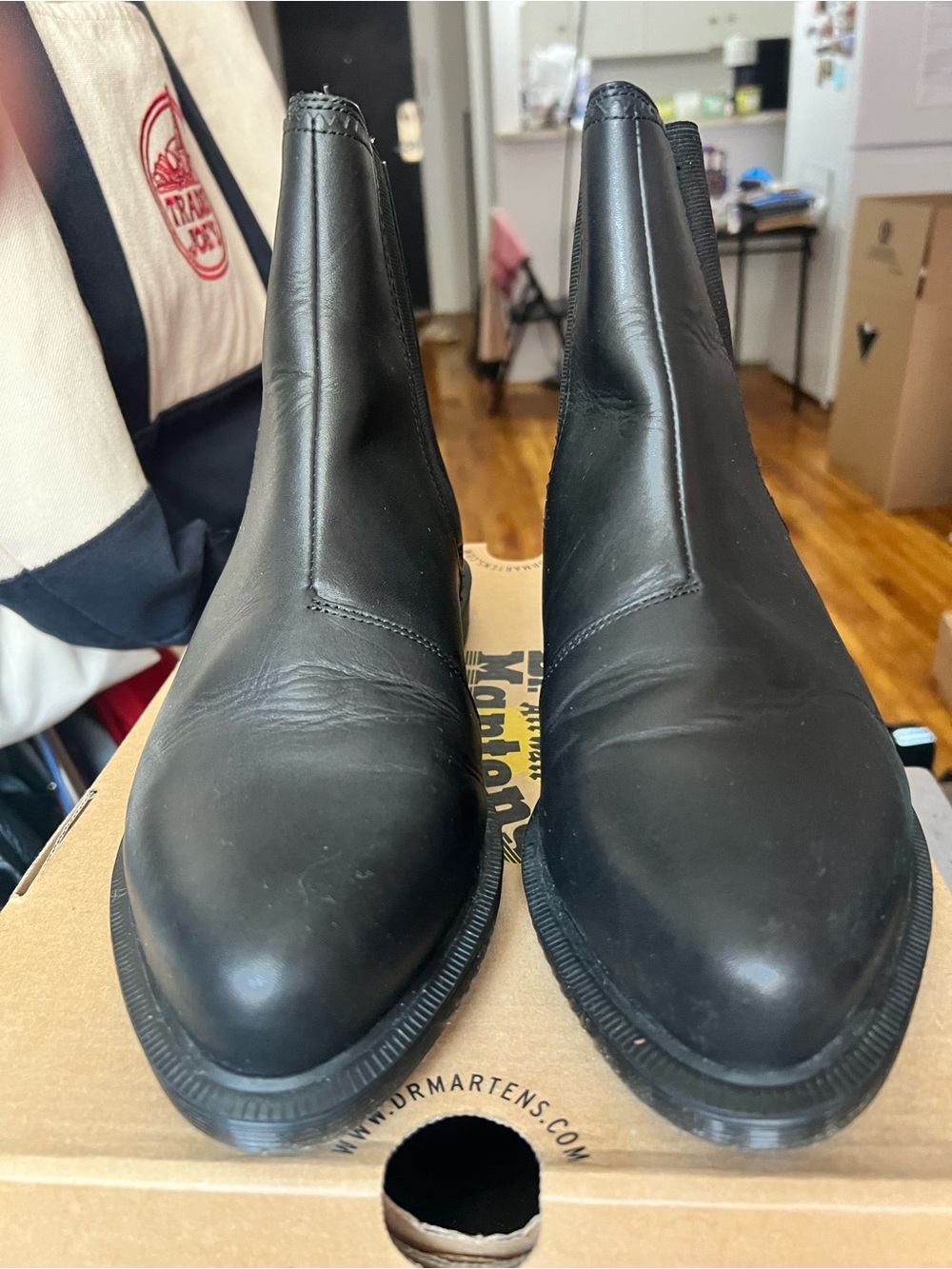 Dr. Martens Womens Black Leather Chelsea Zillow Boots